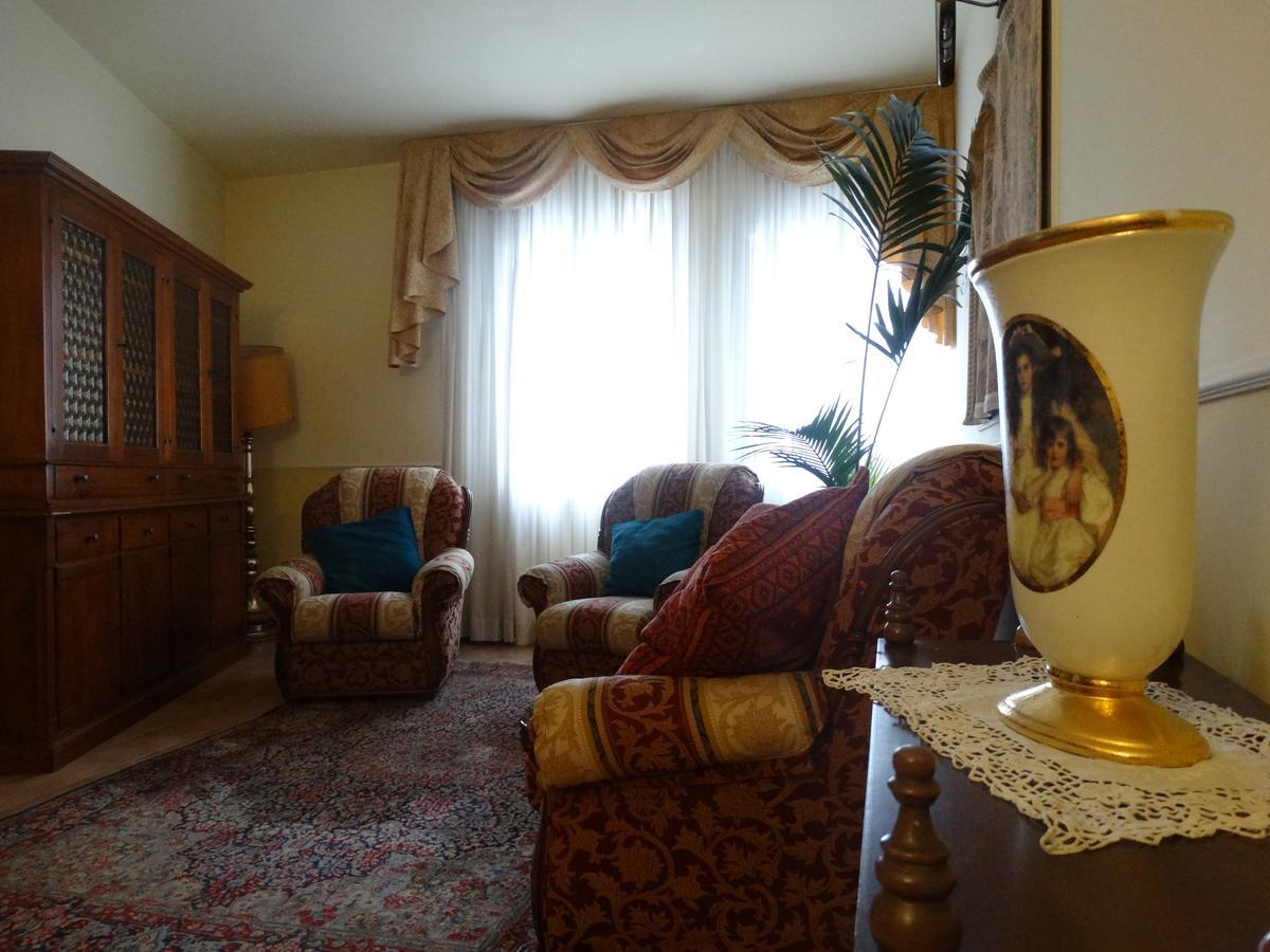 Locanda Il Burchiello Oriago Di Mira Bagian luar foto